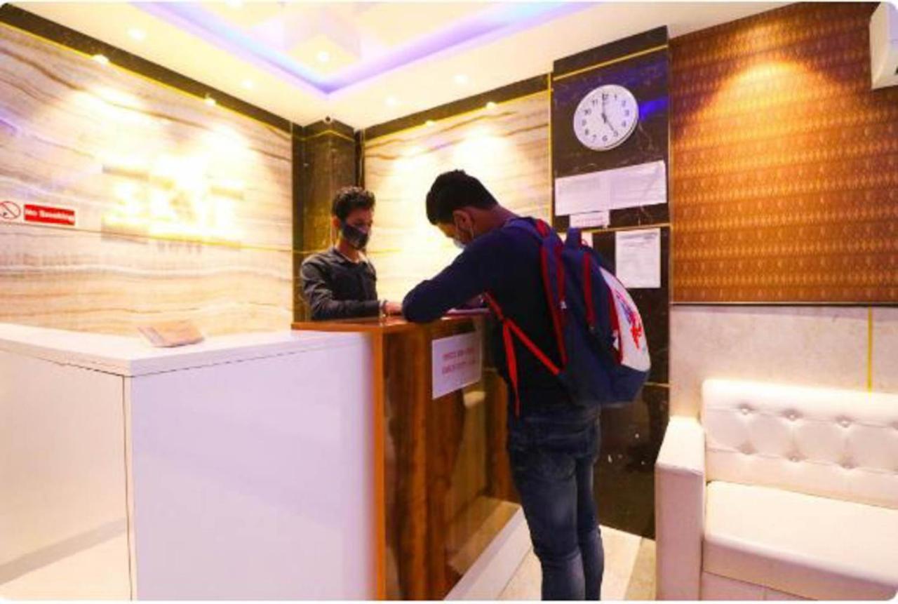 Wowstops-Clark Near Delhi Airport Hotel New Delhi Eksteriør billede